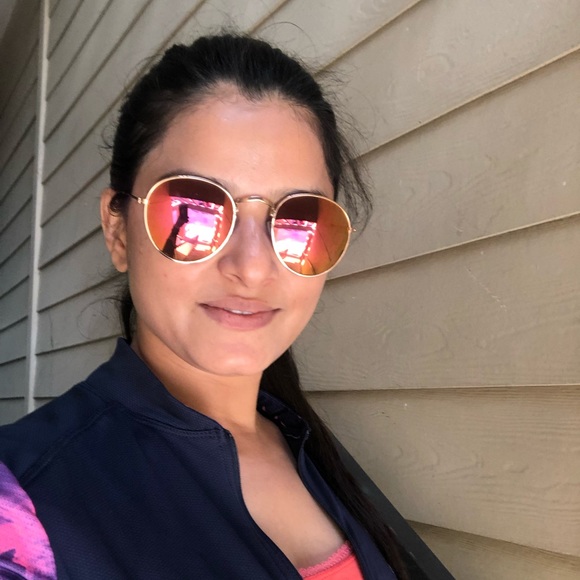 Meet your Posher, Niha - Picture 1 of 1